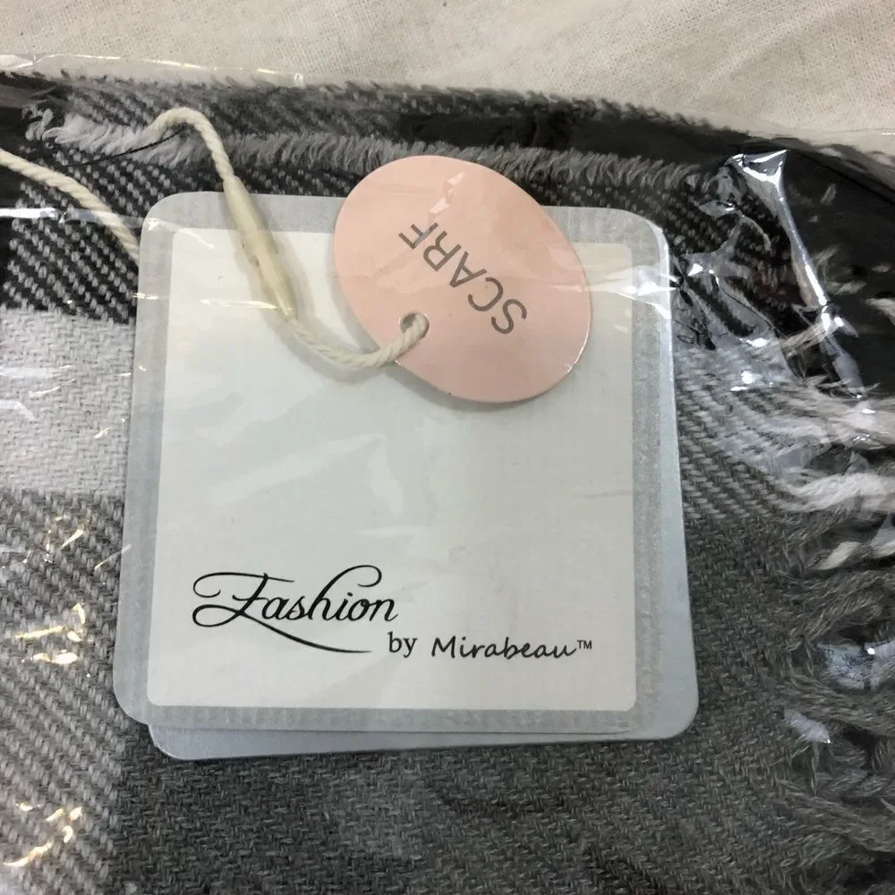 BNWT‎ Fashions by Mirabeau Plaid Scarf Black Grey